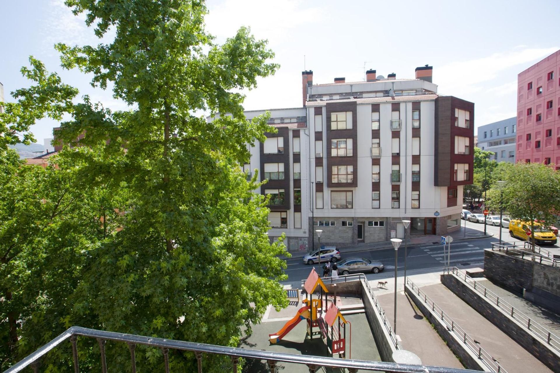 shared lounge/tv area