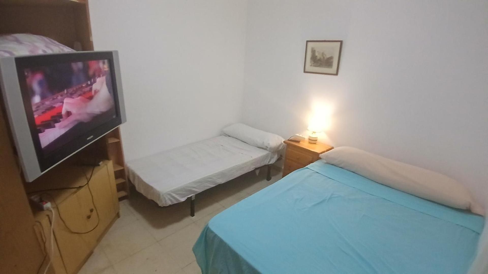 Basic Triple Room with Shared Bathroom