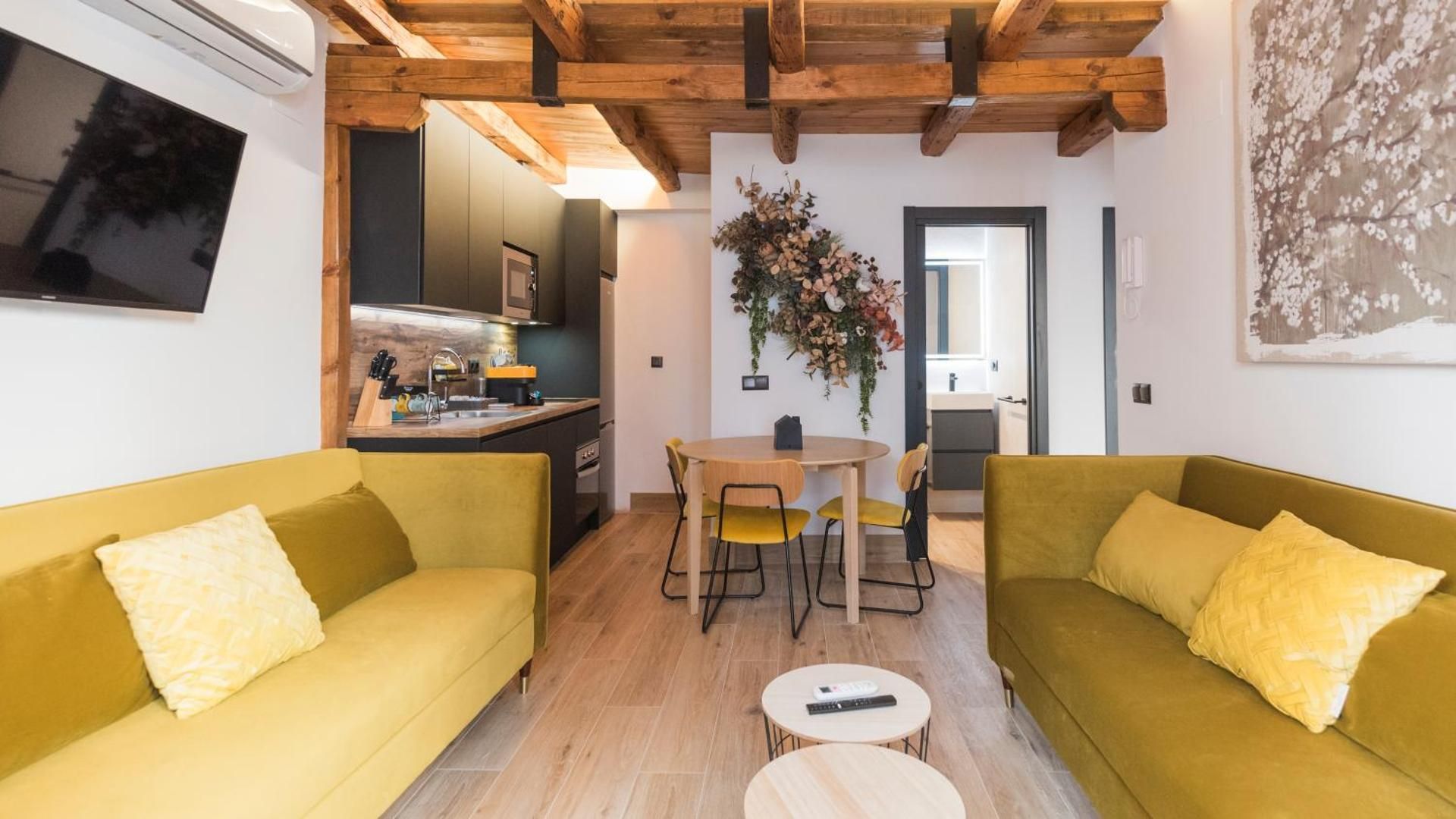 Deluxe Apartment