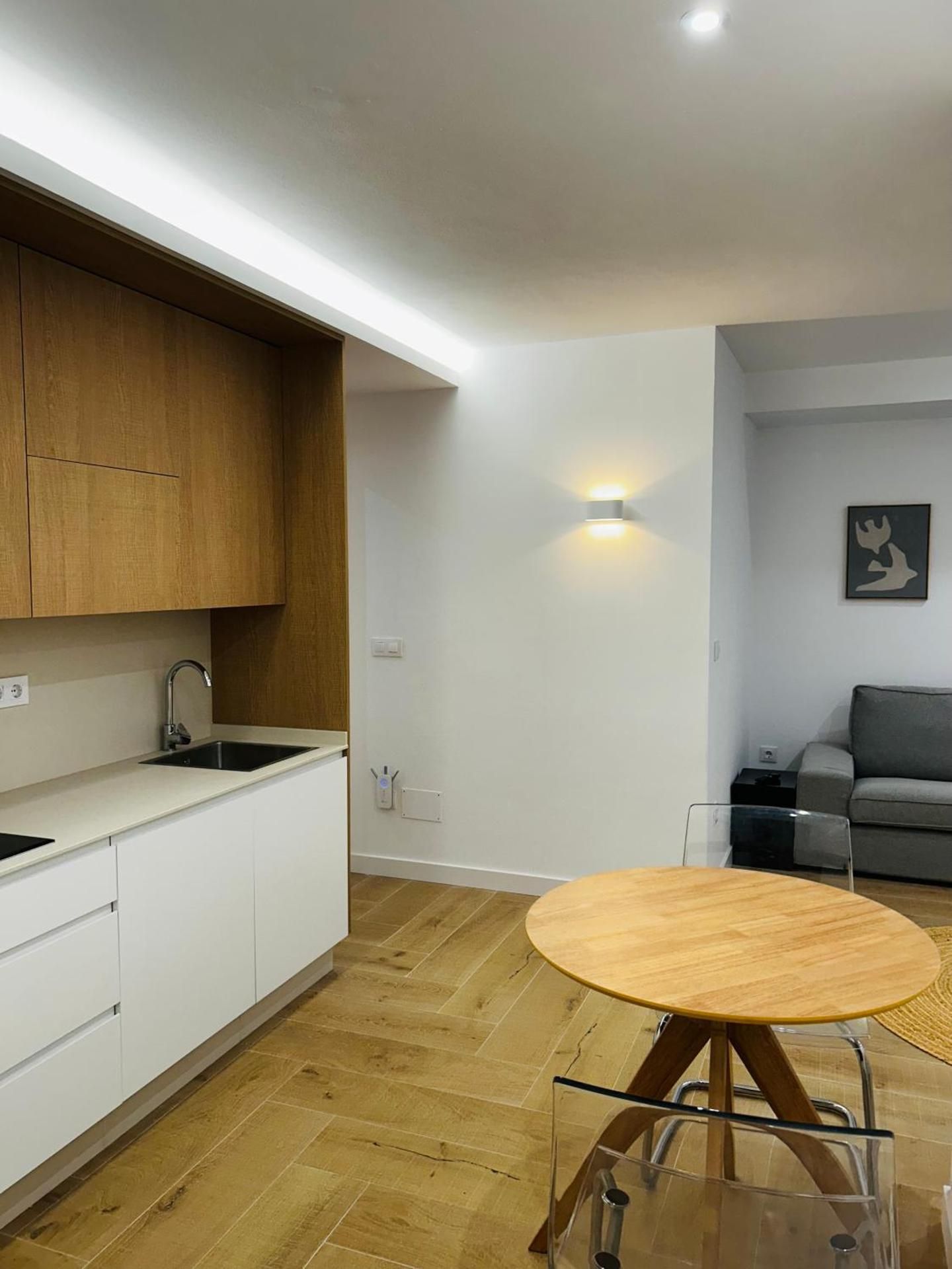 Studio Apartment with Queen Bed