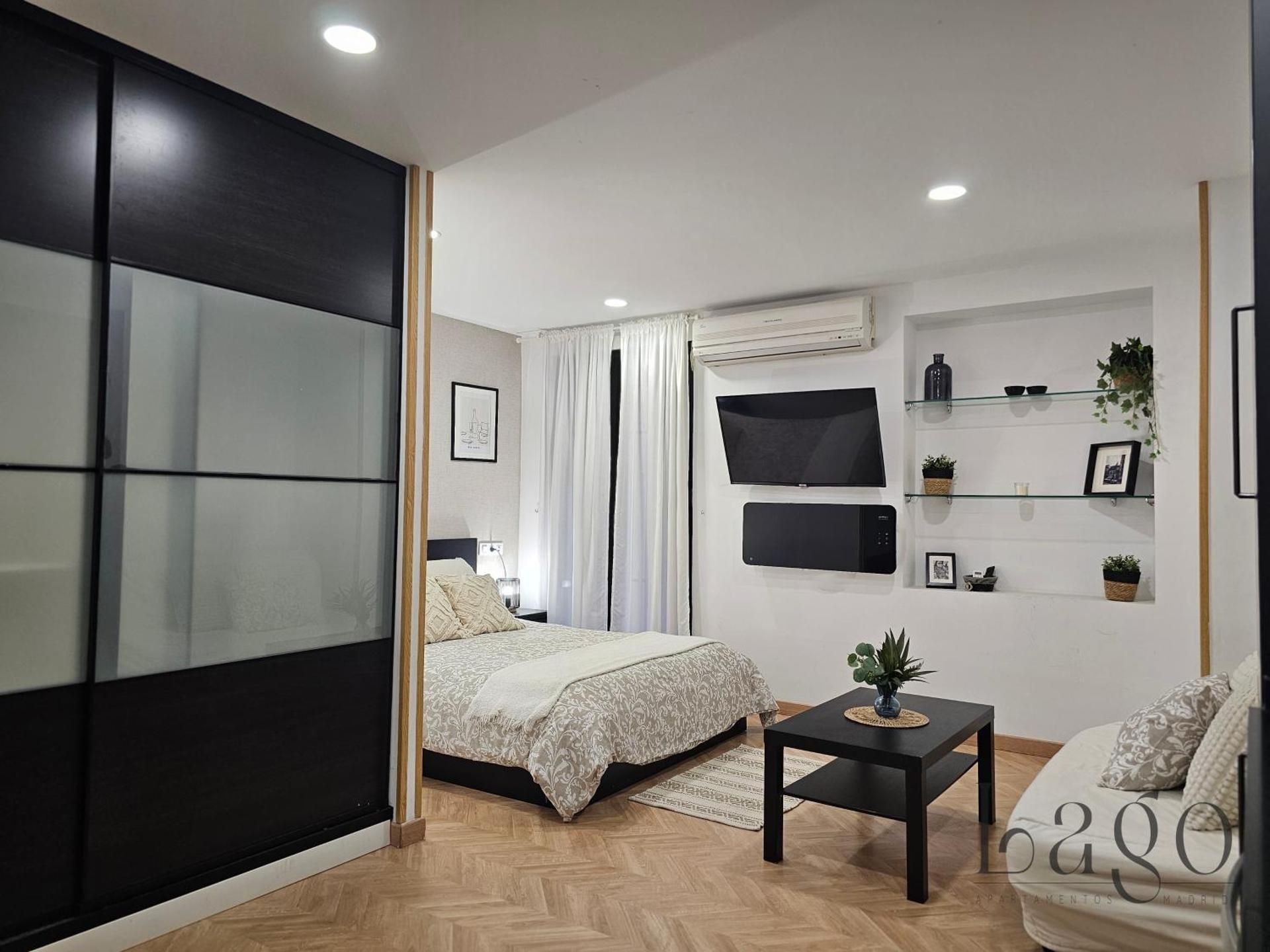 Deluxe Studio