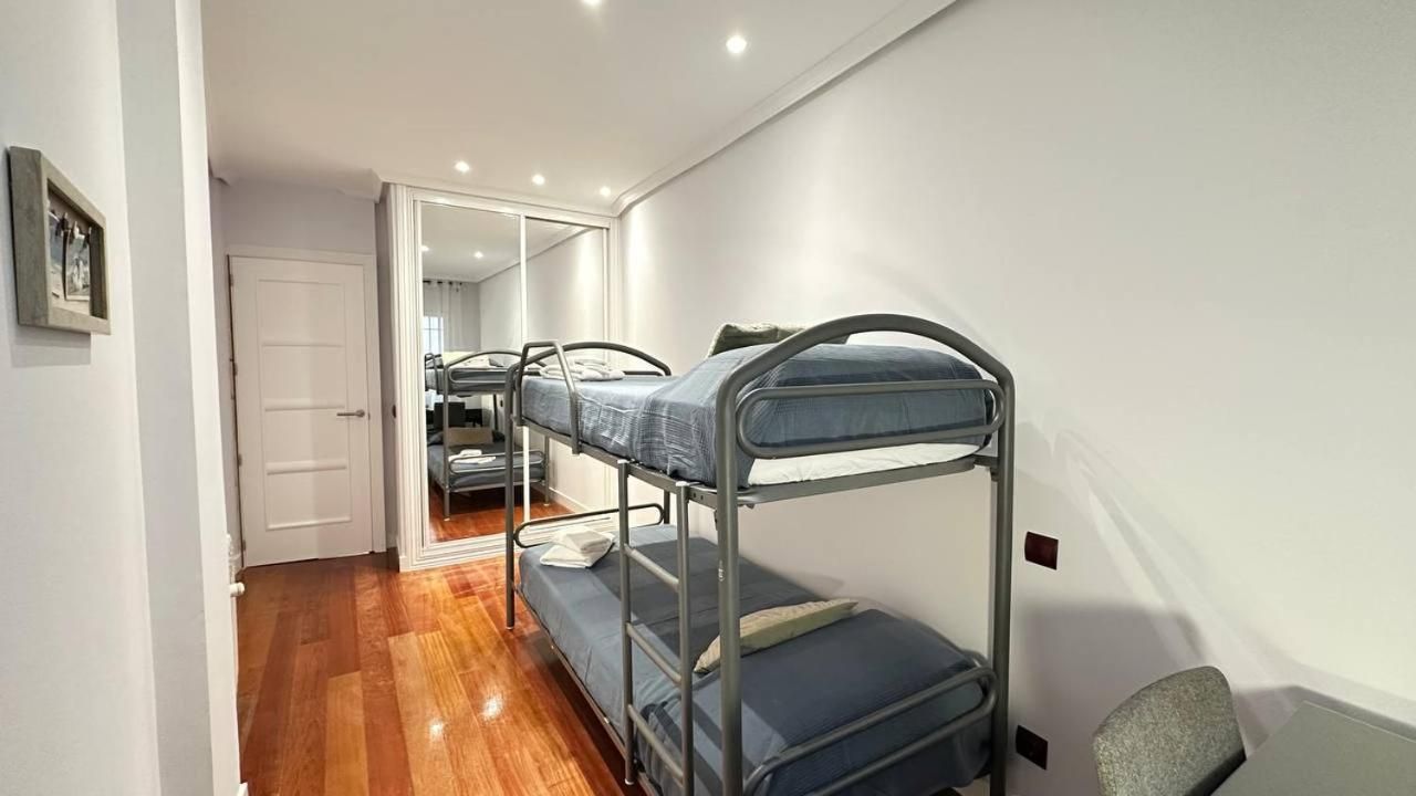 Twin Room with Shared Bathroom