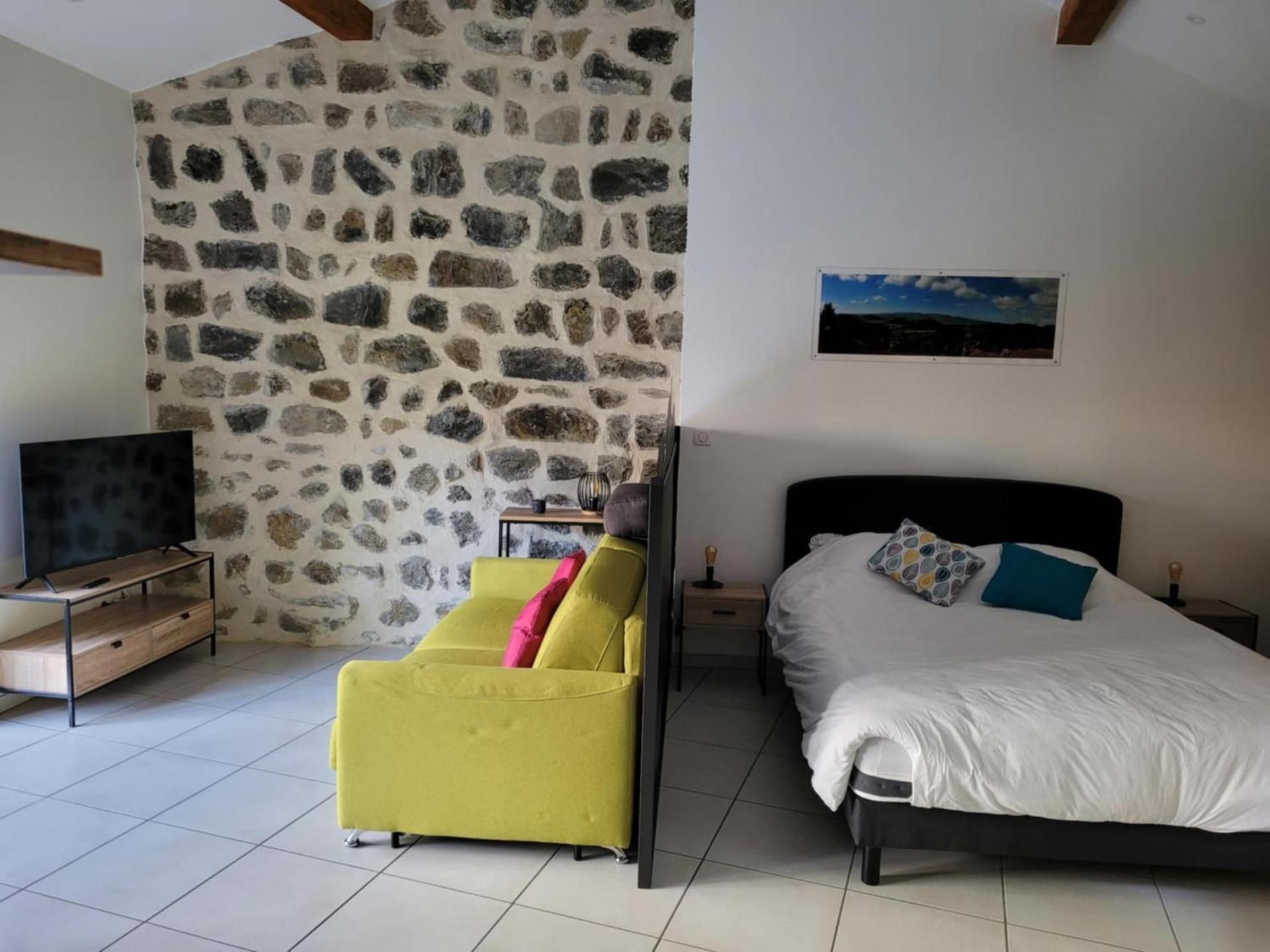 King Studio with Sofa Bed