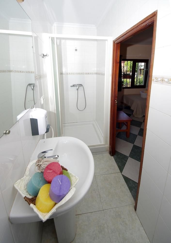 Double Room with Private Bathroom - 1 Double bed