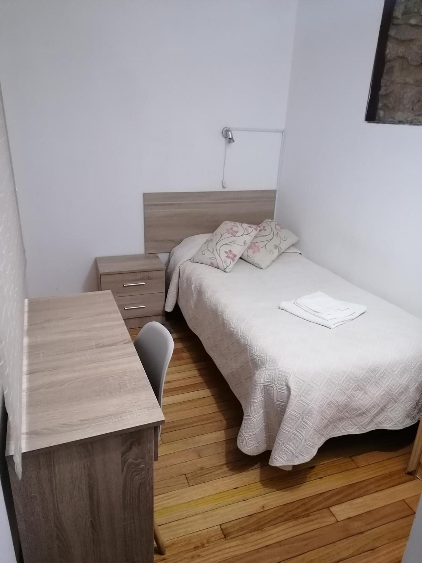 Hostal Forest Single Room with Private Bathroom 3