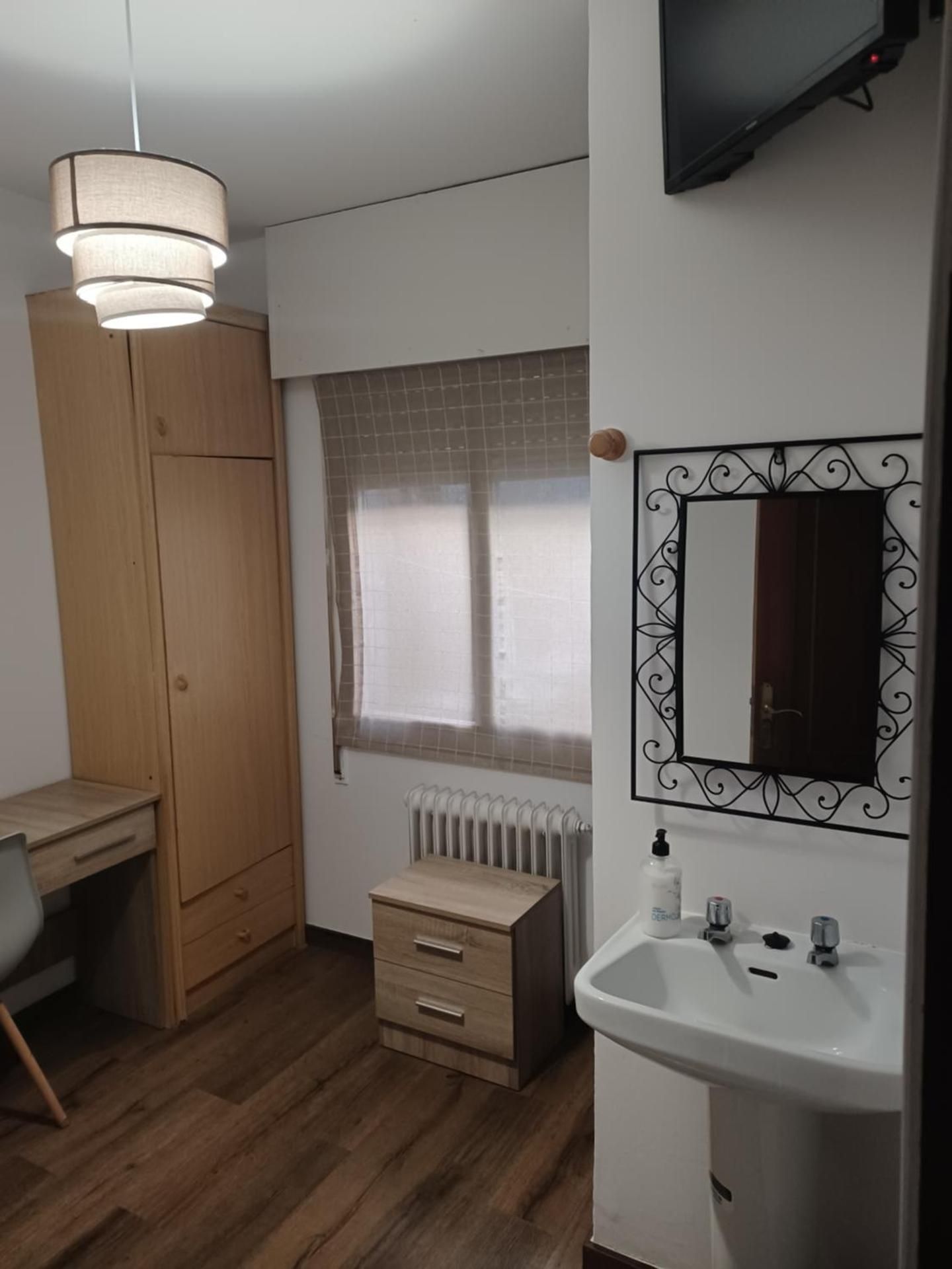 Standard Single Room with Shower