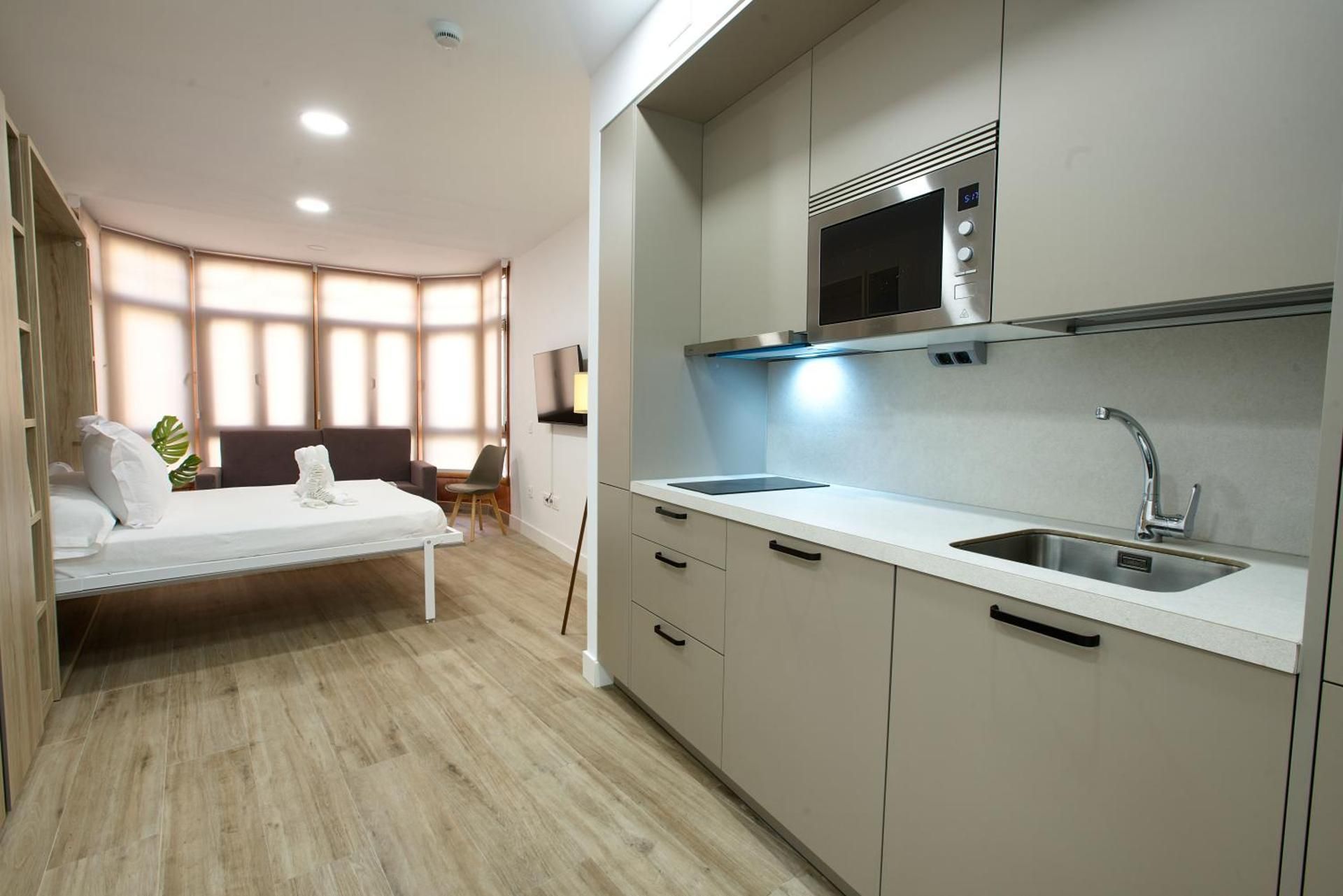 Deluxe Studio