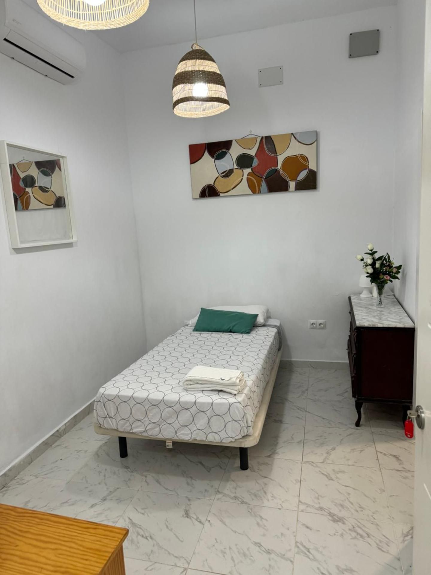 Twin Room with Shower