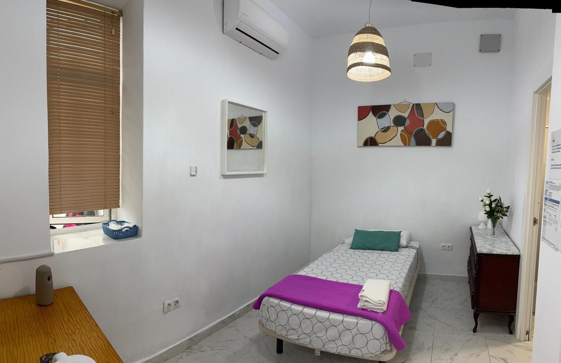 Twin Room with Shower
