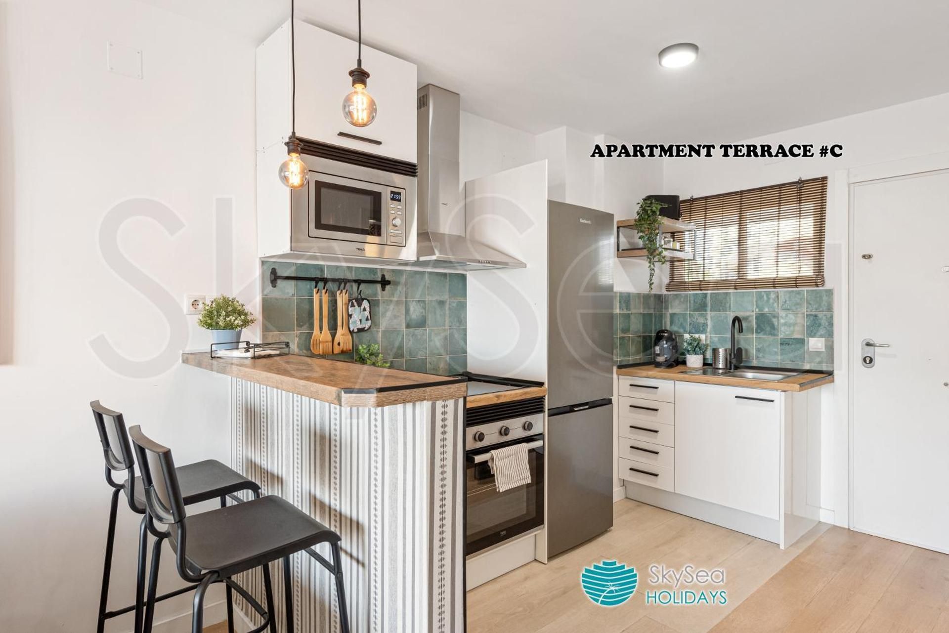 SKYSEA Benalmadena Puerto Marina Apartment Terrace #C 2