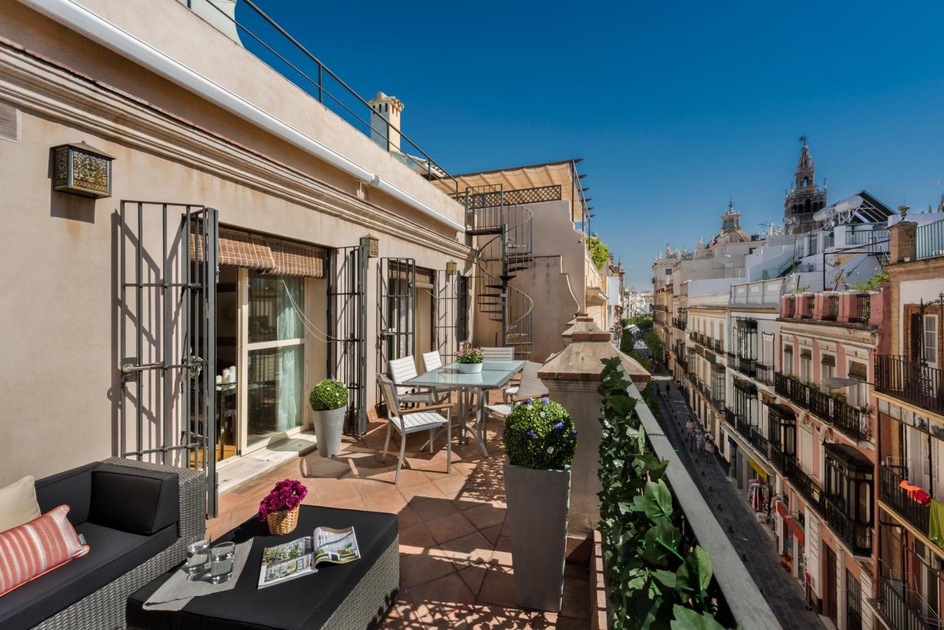 1 bedroom Apartment with terrace & solarium