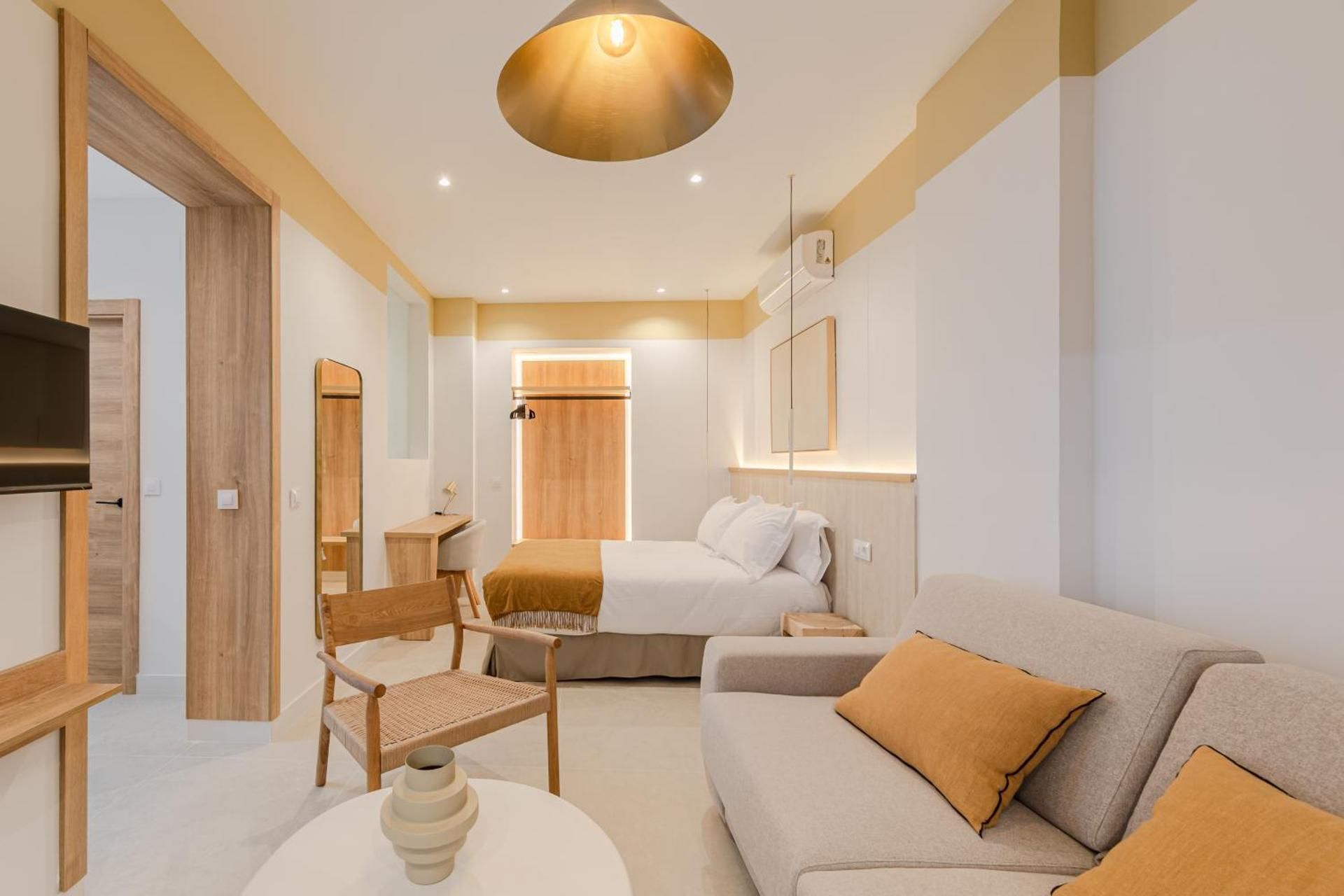 One-bedroom Loft Apartment 