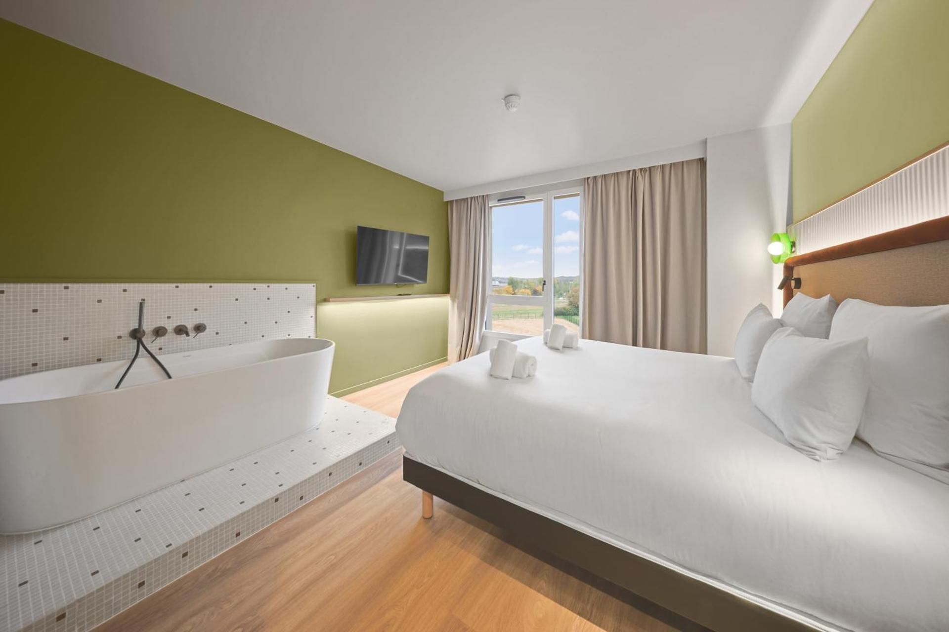 Deluxe King Room