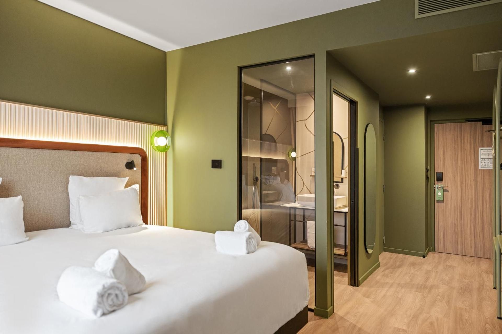 Deluxe King Room