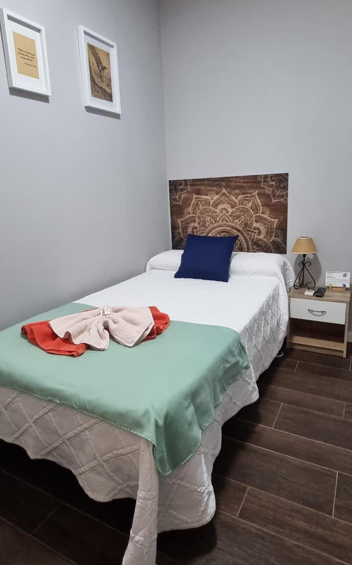 Standard Single Room with Shared Bathroom
