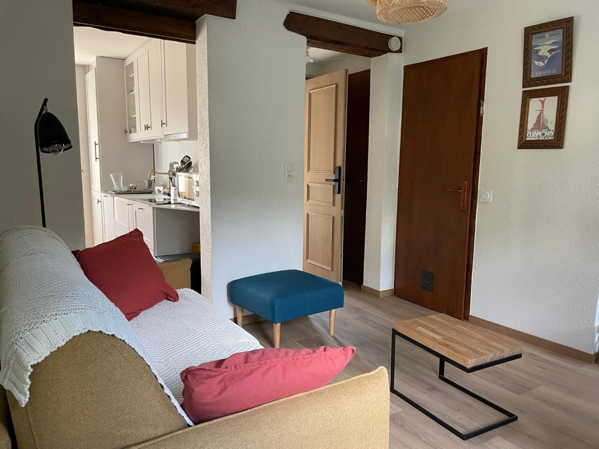One-Bedroom Apartment with Balcony and Mountain View