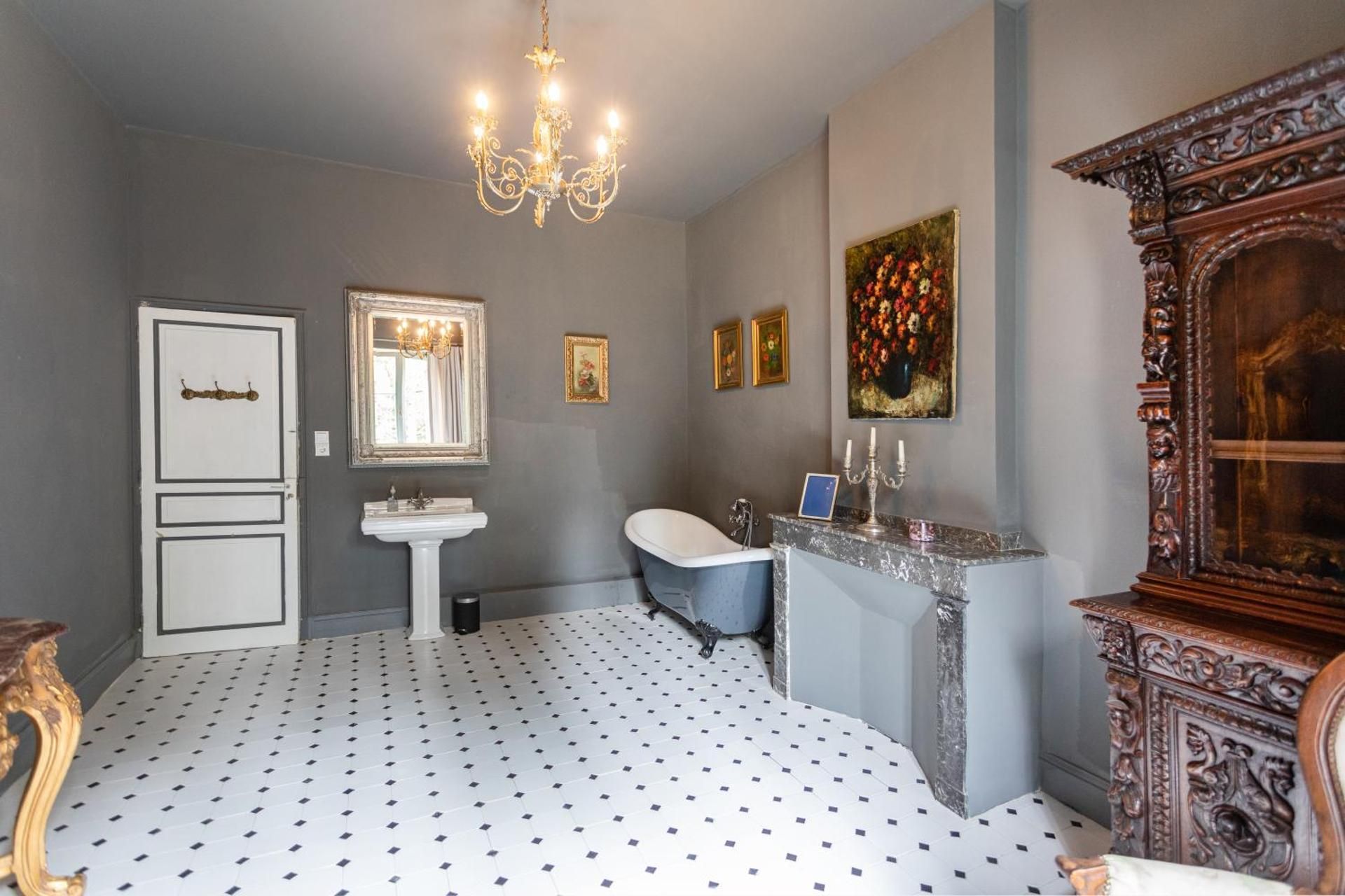Standard King Room