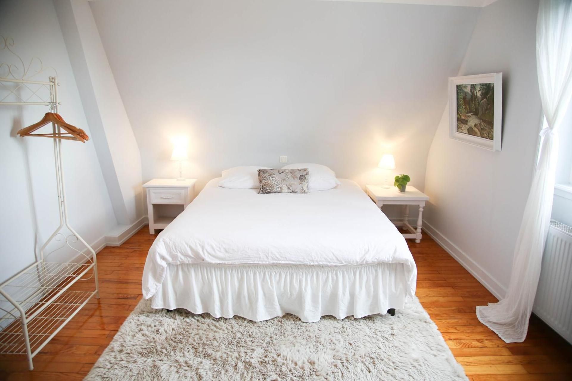 Three-Bedroom Apartment with Balcony