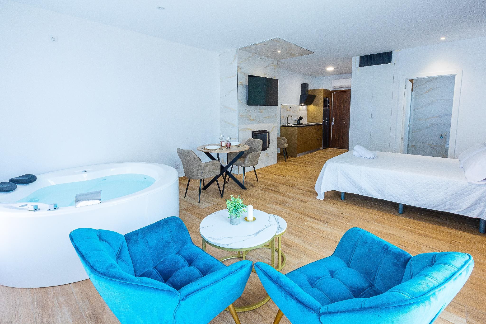Studio Apartment