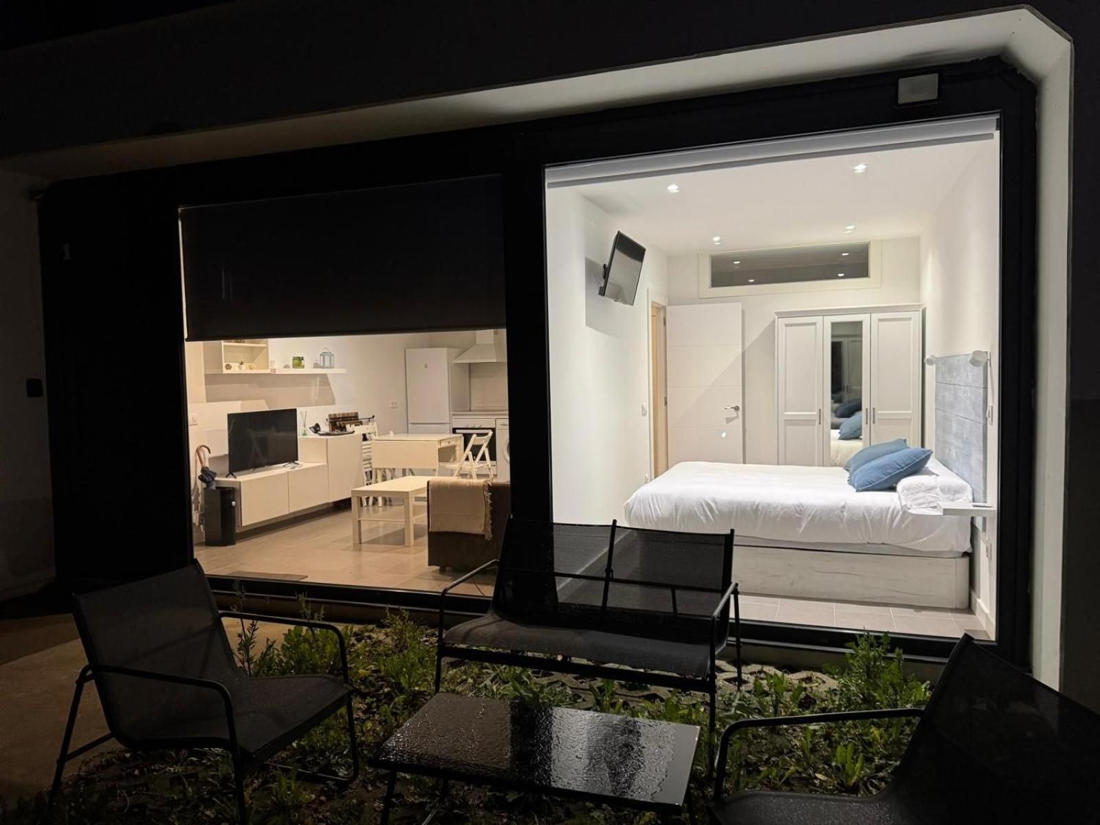 One-Bedroom Apartment