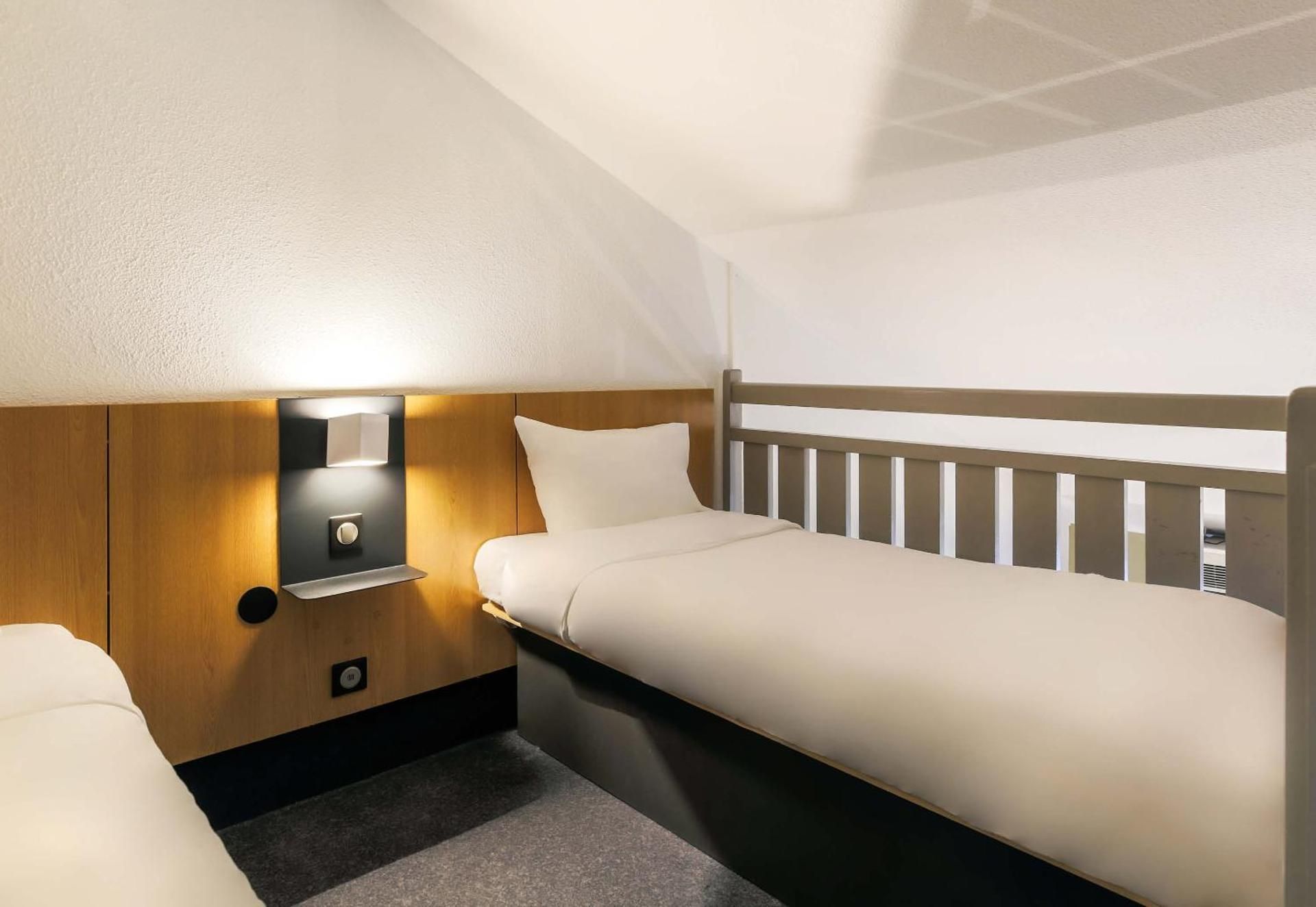 B&B HOTEL Metz Augny Classic Quadruple Room 2