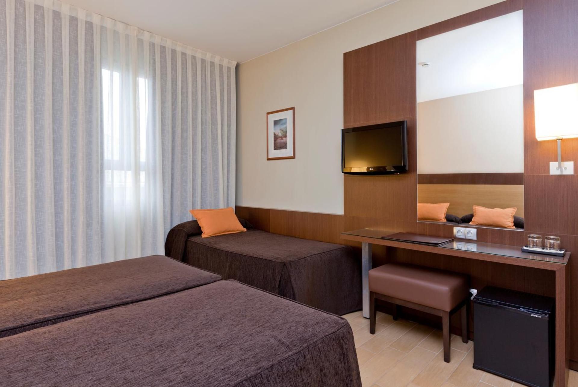 Hotel Ciudad de Alcañiz Triple Room 2