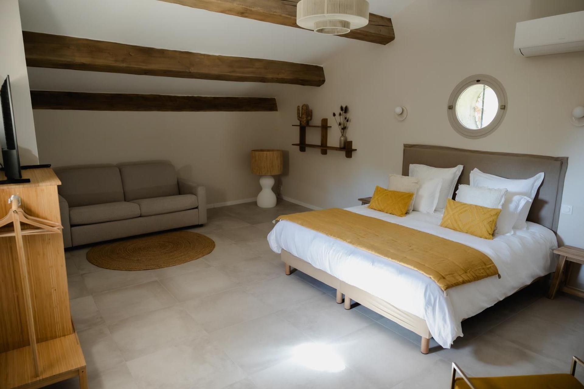 Deluxe King Room