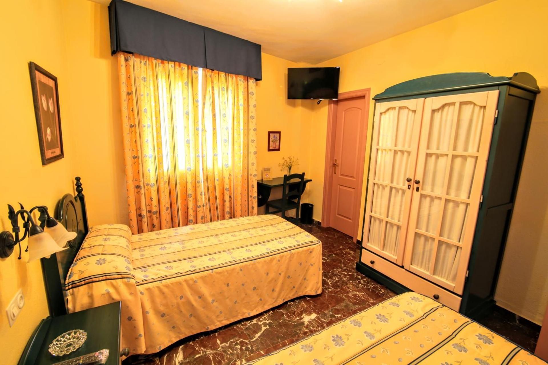 Twin Room with Private Bathroom