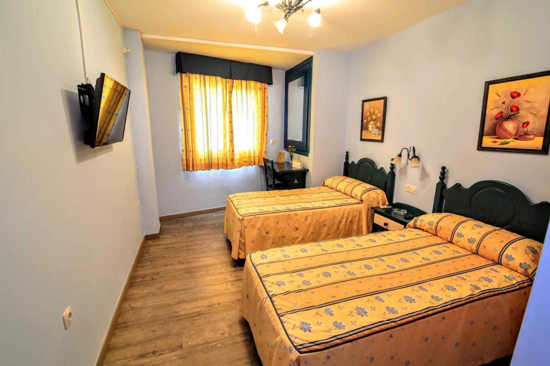 Twin Room with Private Bathroom