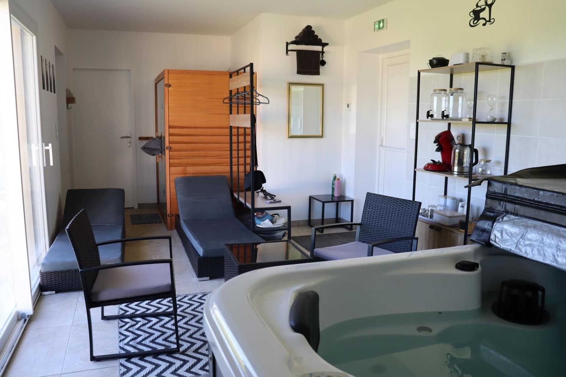 Queen Room with Balcony