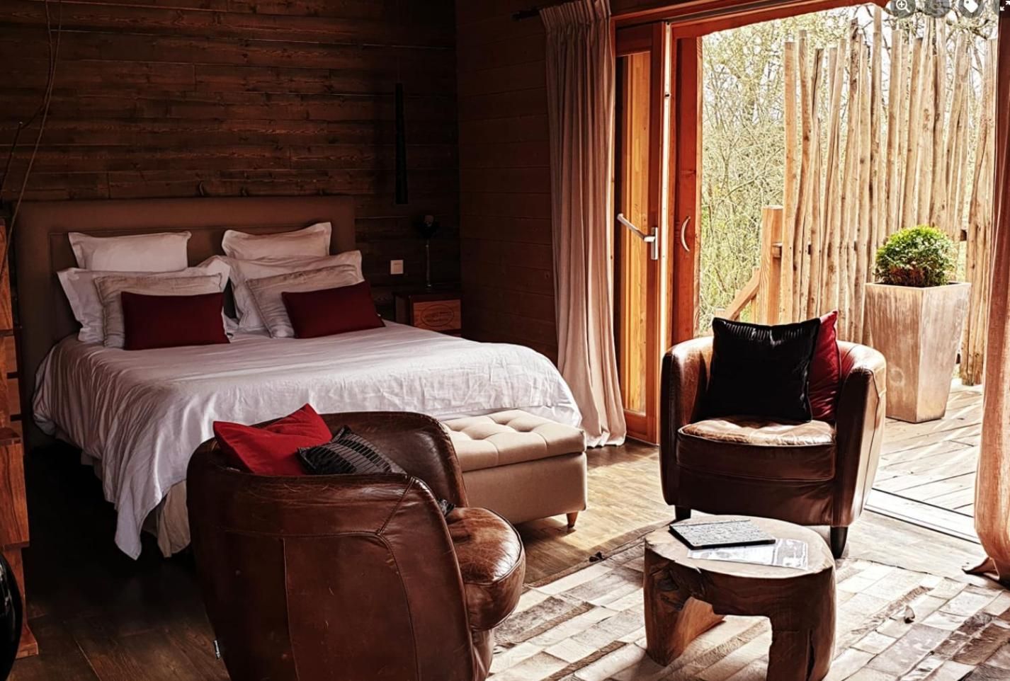 Suite with Hot Tub