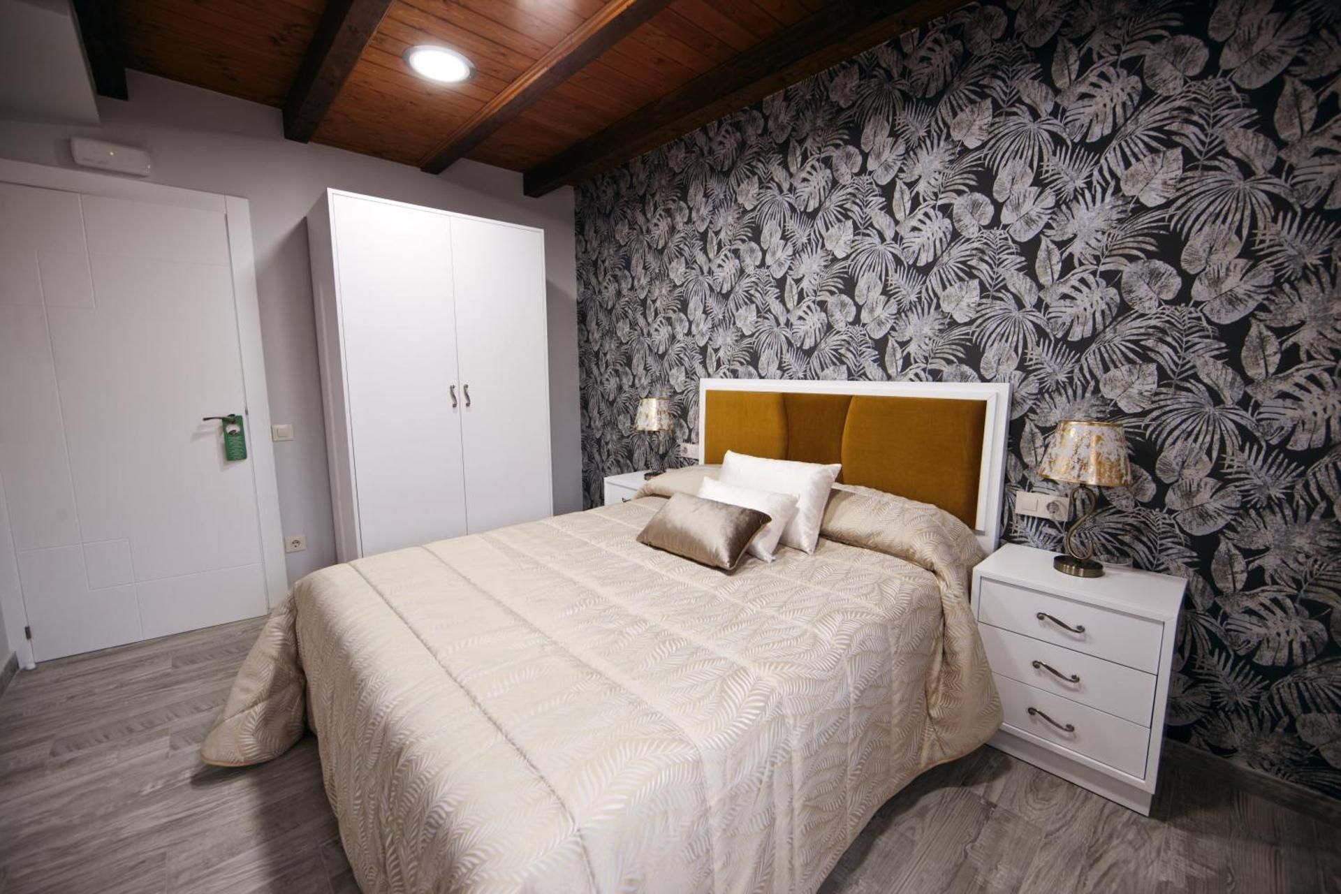 Deluxe Double Room with Shower