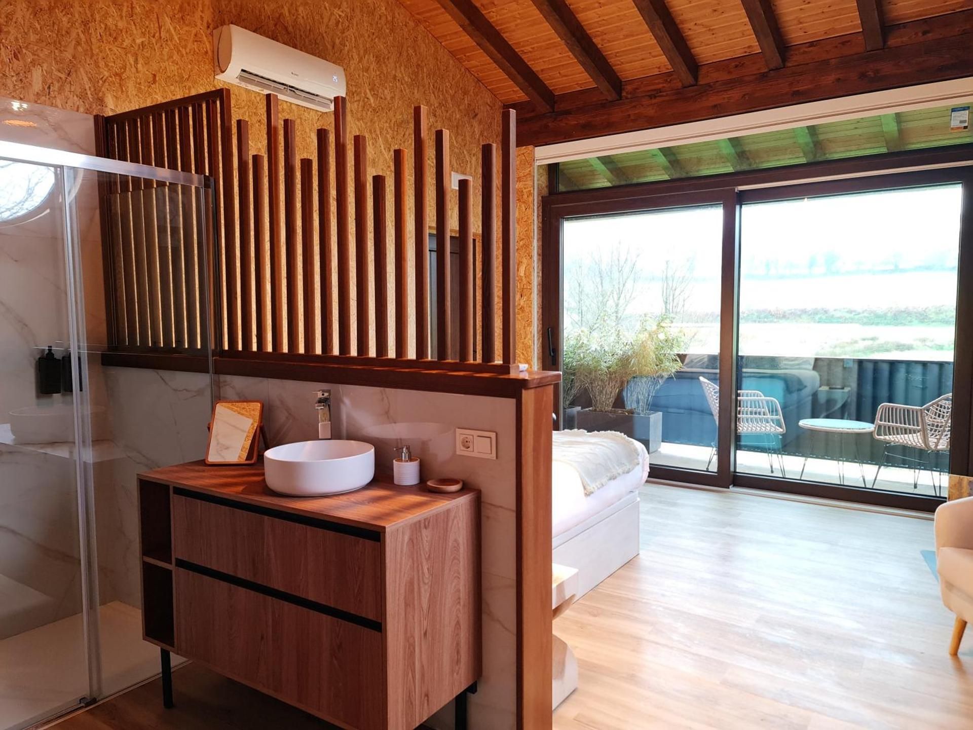 Deluxe Suite with Spa Bath