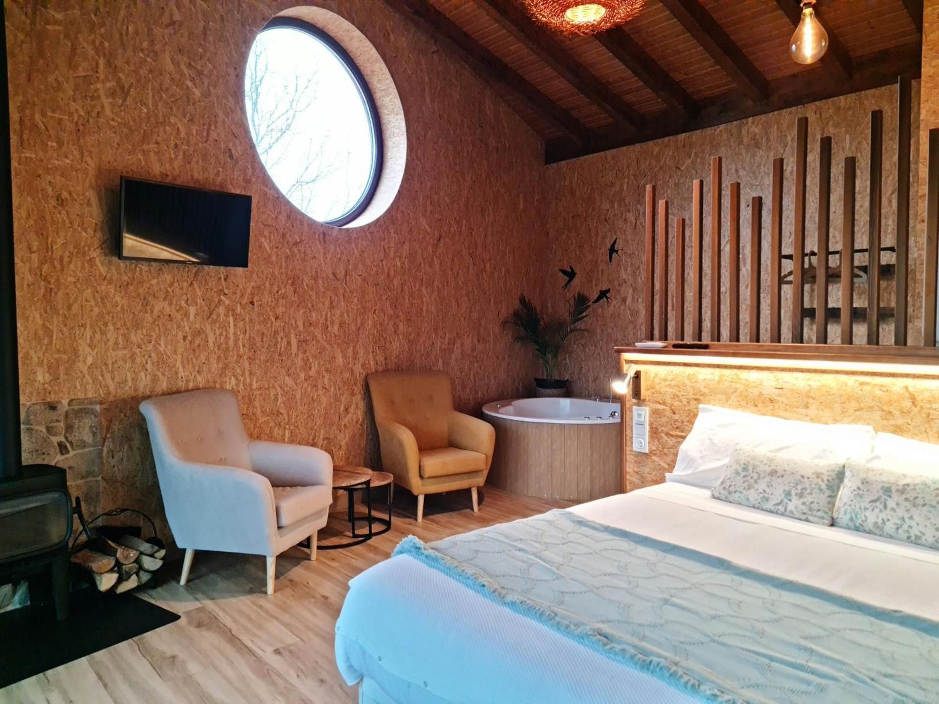 Deluxe Suite with Spa Bath