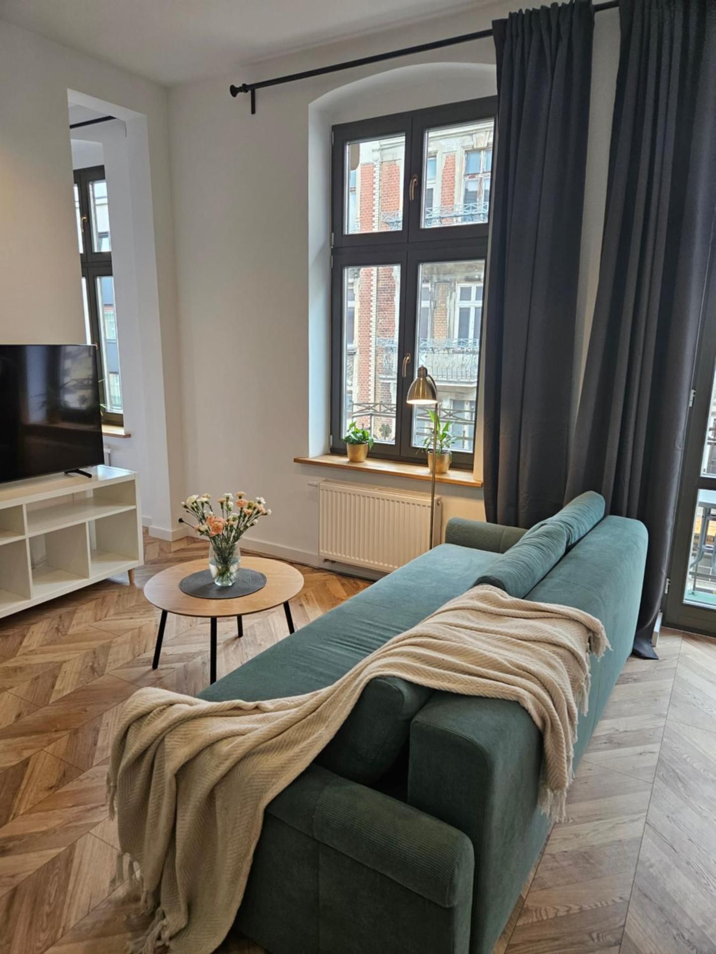Deluxe Queen Suite