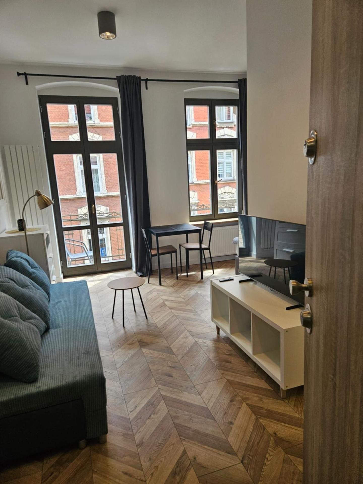 Deluxe Studio