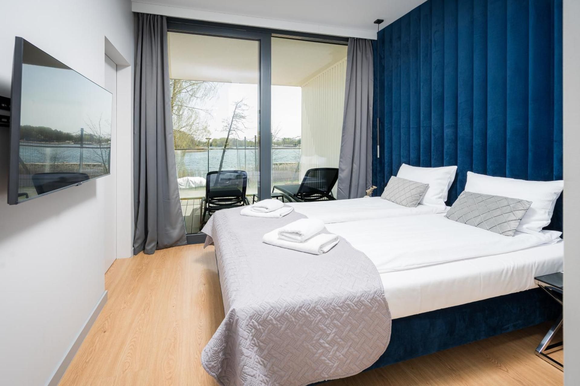 Two-Bedroom Apartment with Lake View
