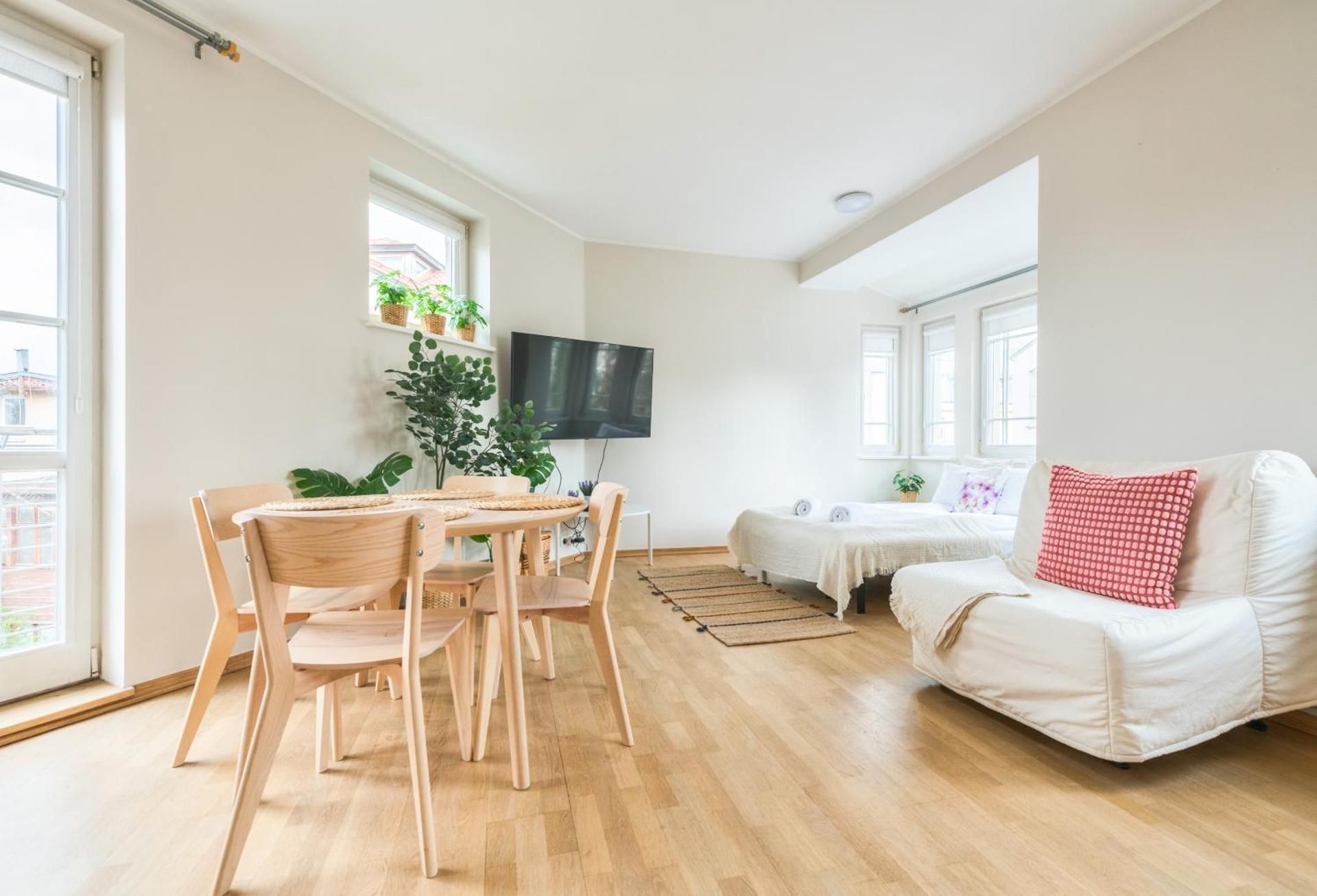 Studio Apartment with Balcony
