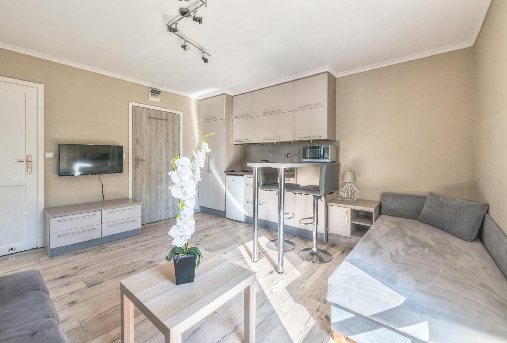 Apartment with Garden View