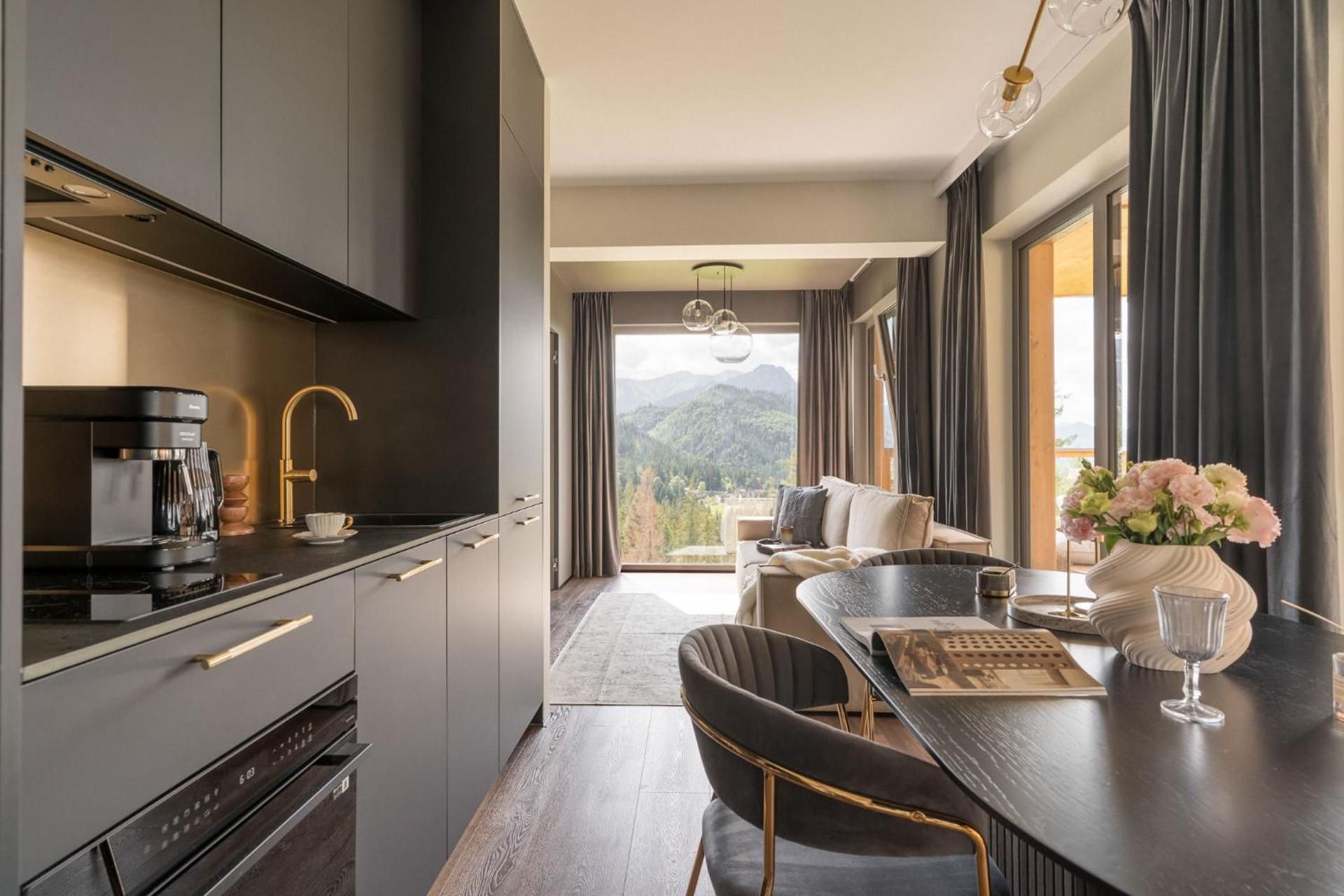One-Bedroom Apartment with Balcony