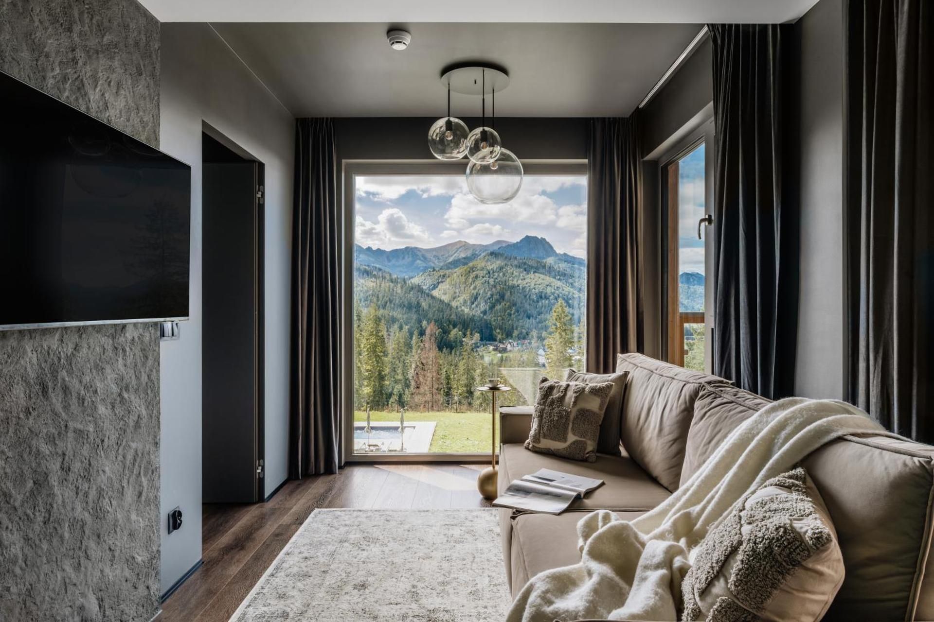 One-Bedroom Apartment with Balcony