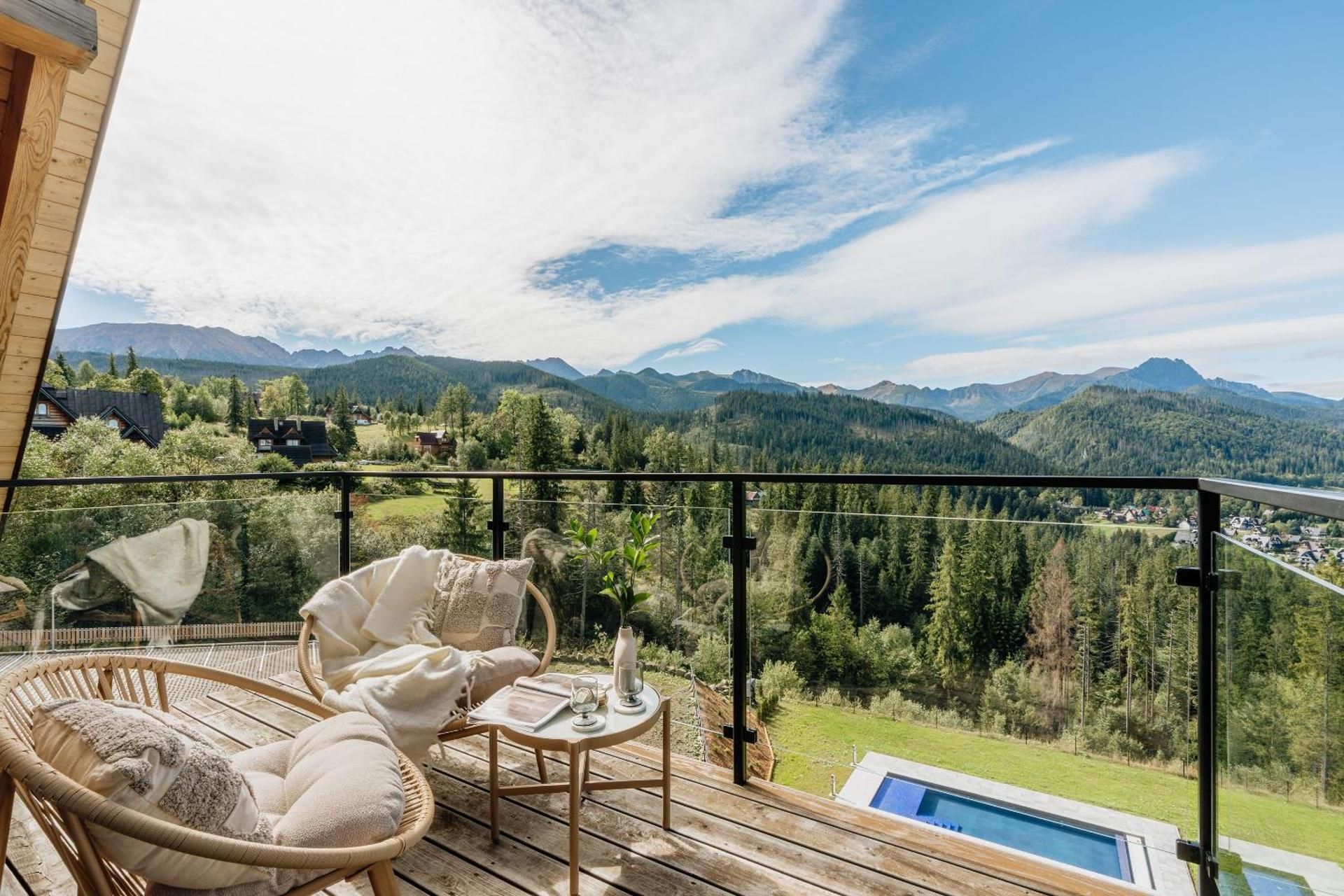 Two-Bedroom Apartment with Mountain View