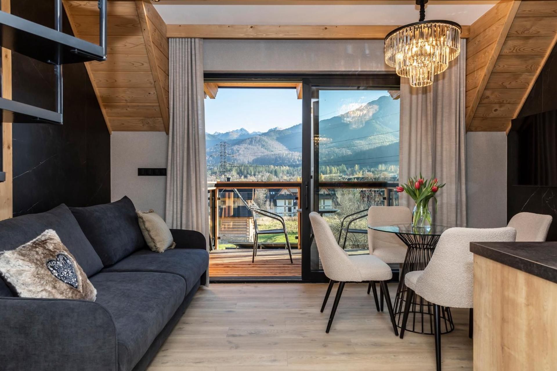 Deluxe Maisonette