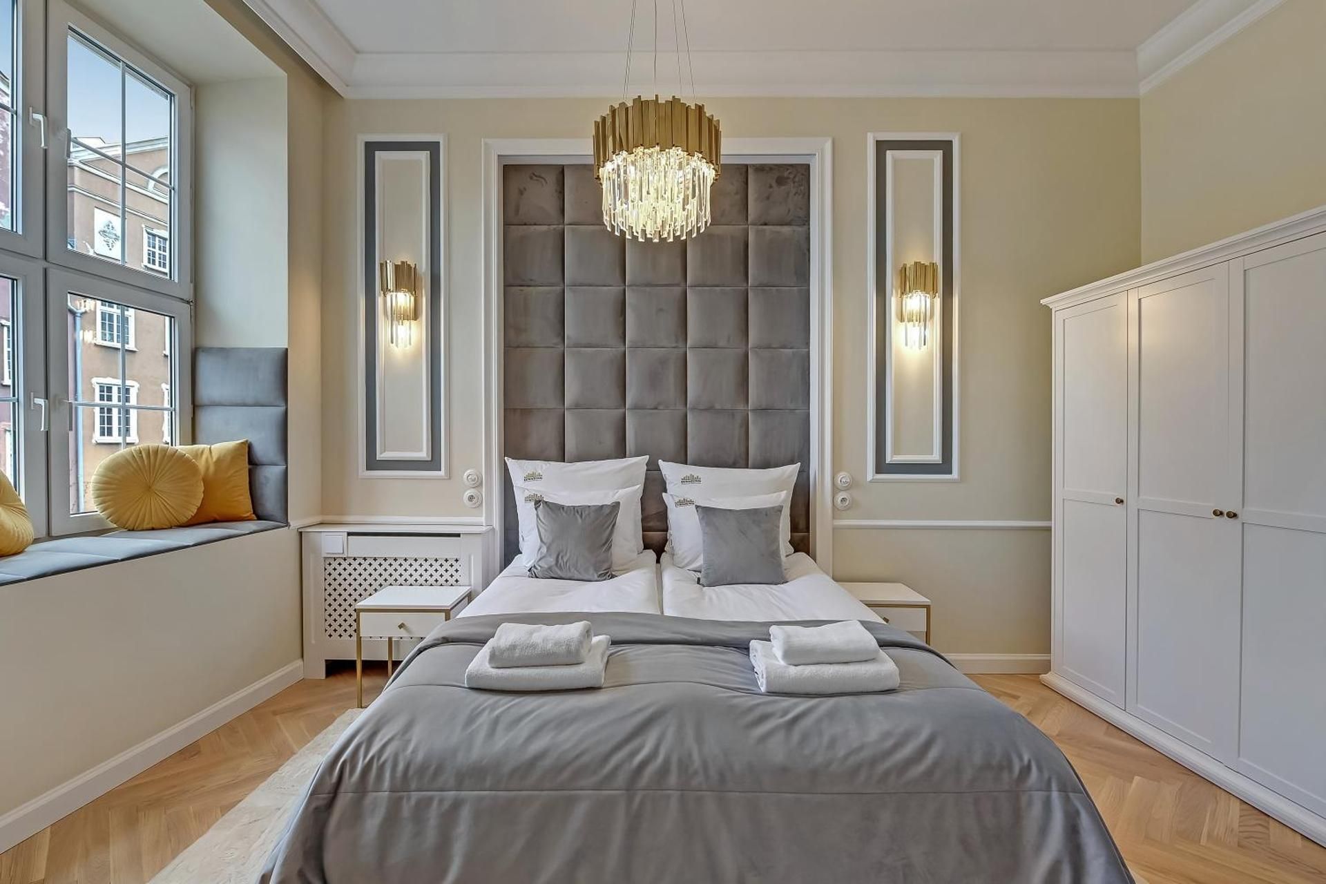 Deluxe Two-Bedroom Apartment