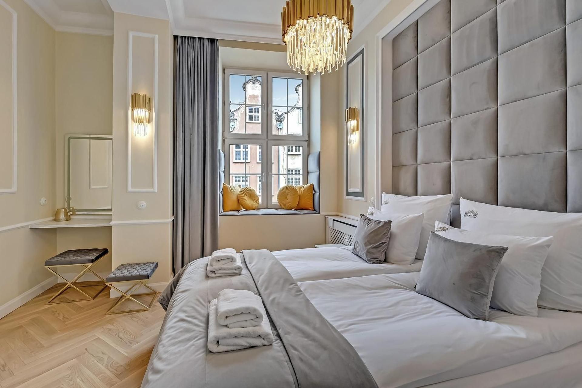 Deluxe Two-Bedroom Apartment