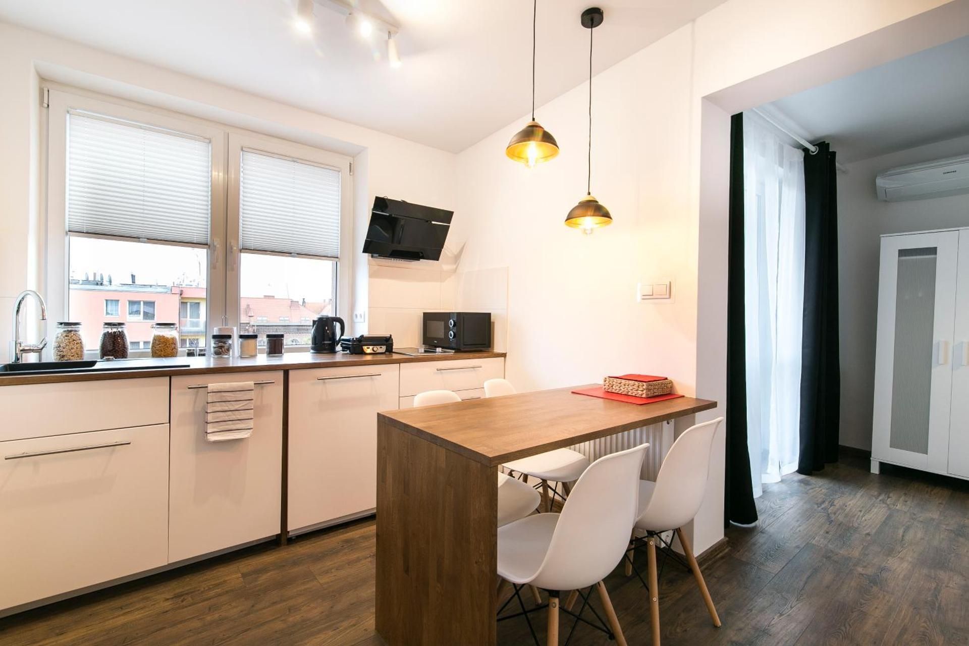 Studio with Balcony with Air-Conditioning