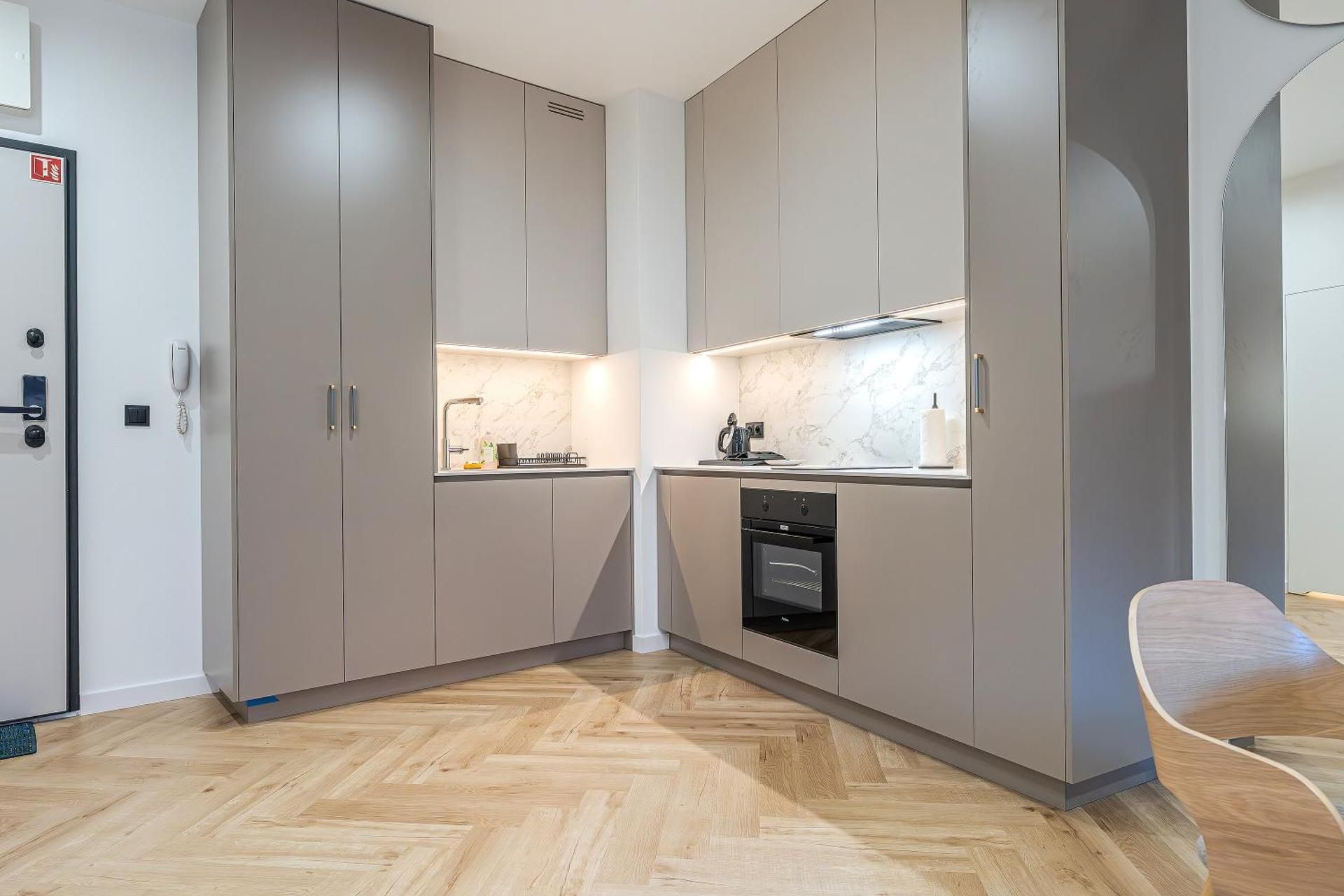 Studio Apartment with King Bed