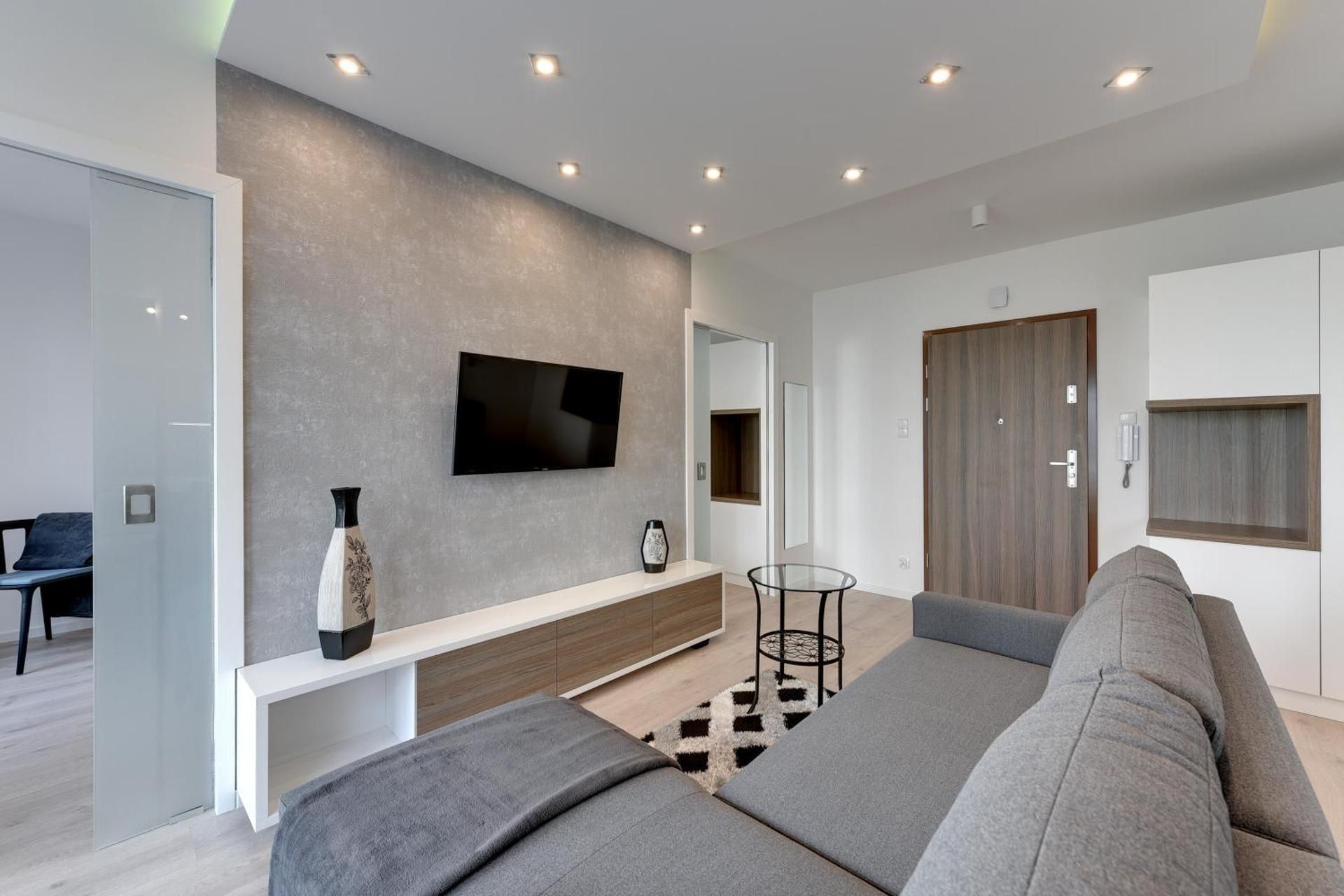 Apartment with Balcony - 72 Chmielna Street