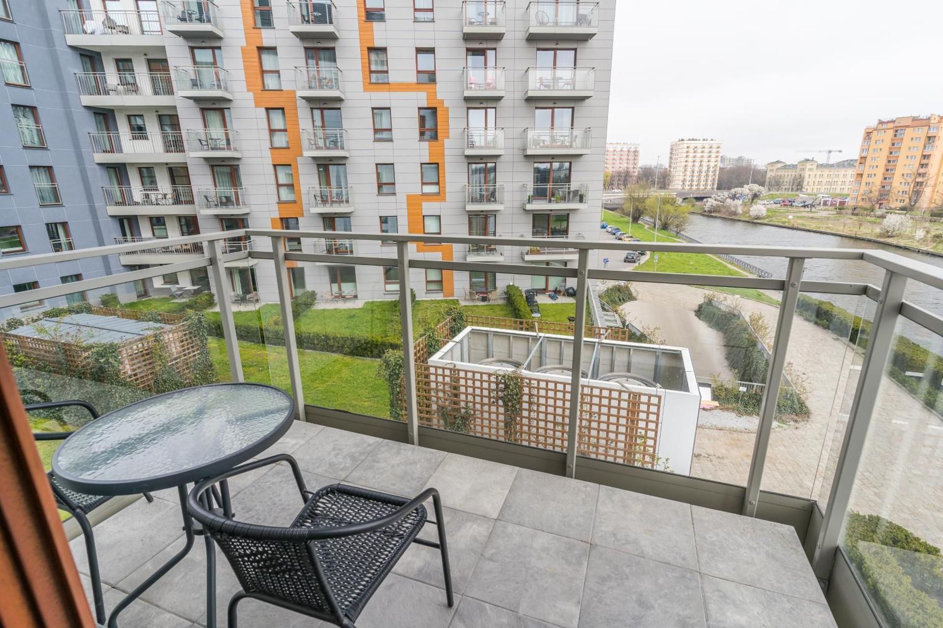 Studio with Balcony and River View - Jaglana 6D Street