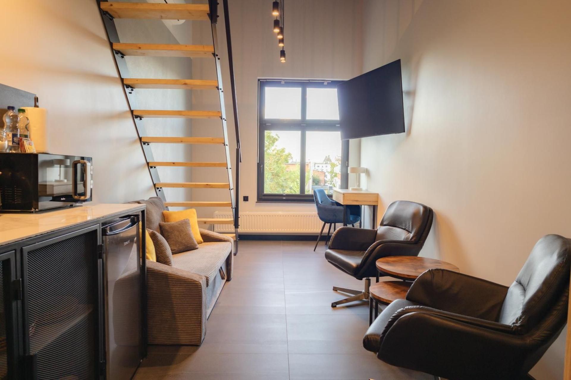 Studio - Split Level